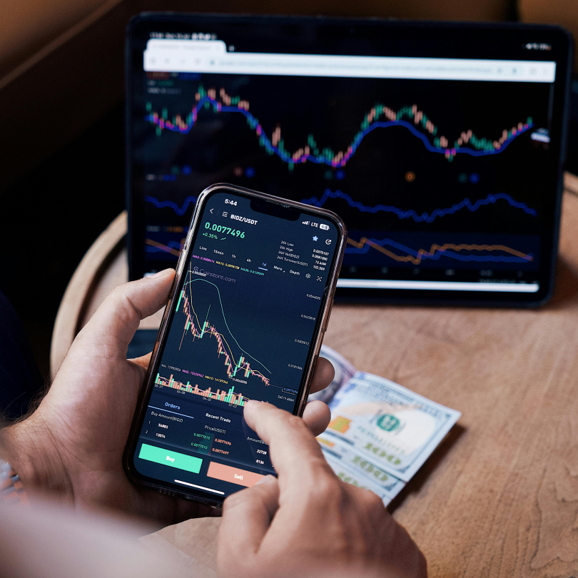 When Markets Hit the Emergency Brake: Why Investors Are Looking Beyond Traditional Assets